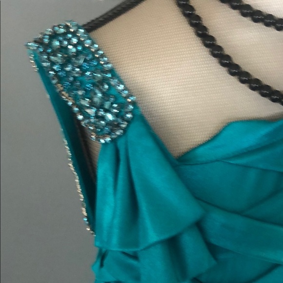 Stunning dress with strap crystal beading . - Picture 2 of 6